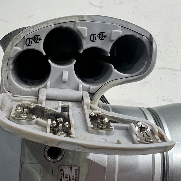 Fujifilm FinePix S3100 4MP Digital Camera with 6x Optical Zoom Silver Camera Y2K - Picture 4 of 8